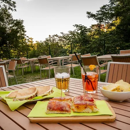 Affittacamere Borgo Dei Sassi Di Roccamalatina - Room&breakfast Rocca Malatina