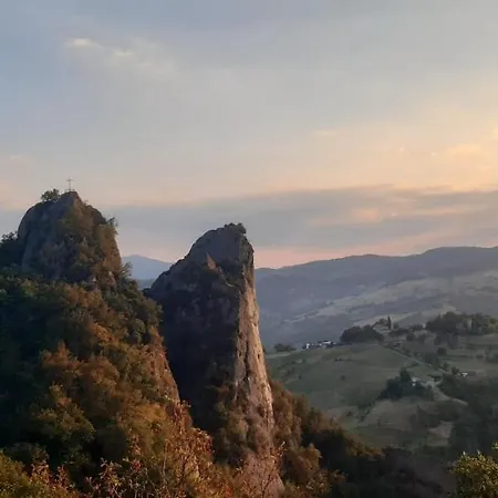 Affittacamere Borgo Dei Sassi Di Roccamalatina - Room&breakfast 3*