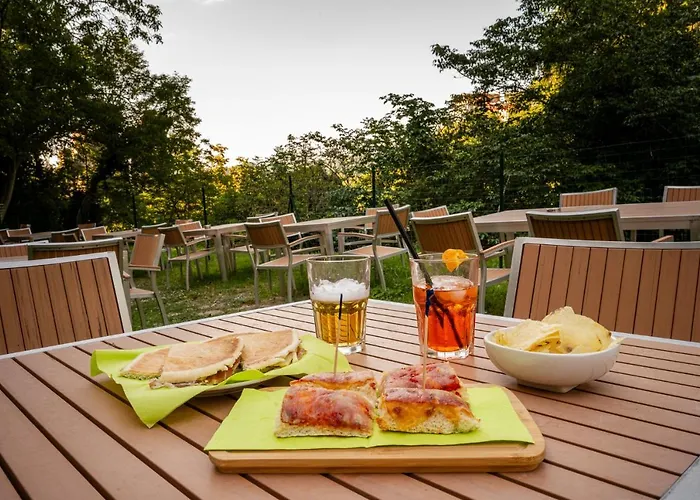 Maison d'hôtes Borgo Dei Sassi Di Roccamalatina - And Breakfast Rocca Malatina